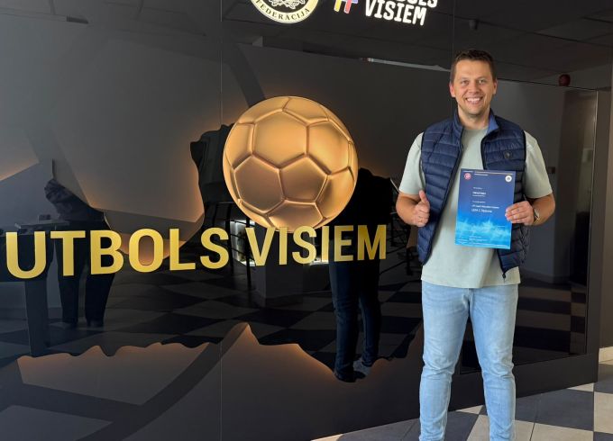 Iepazīstieties -  futbola treneris Mārtiņš Bojārs !