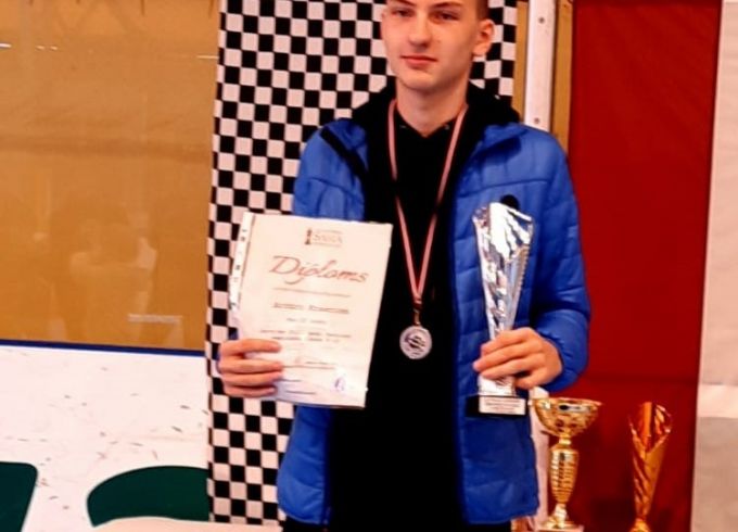 Šahists ARTŪRS KRASTIŅŠ iekļauts Latvijas jauniešu izlasē