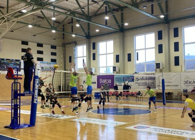 U14 volejbolisti aizvada sabraukuma spēles
