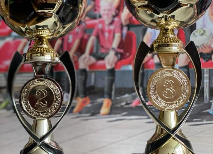 Jaunie futbolisti parāda savu spēku