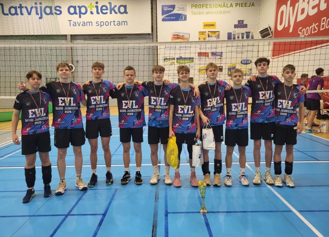  Volejbolisti pārved turnīra uzvarētāju godu