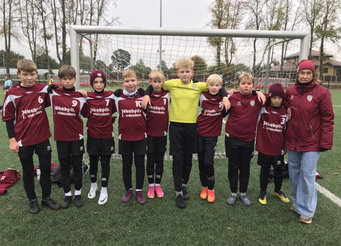 Uzvaras izcīna Jēkabpils 2.vidusskolas un Jēkabpils 3.vidusskolas futbolisti