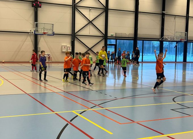 Futbolisti sezonu iesāk ar dalību telpu futbolā