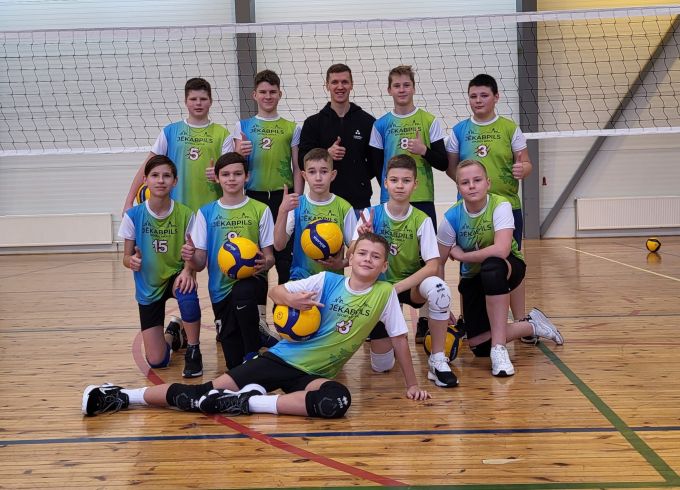 Volejbolisti veiksmīgi uzsāk dalību čempionātā