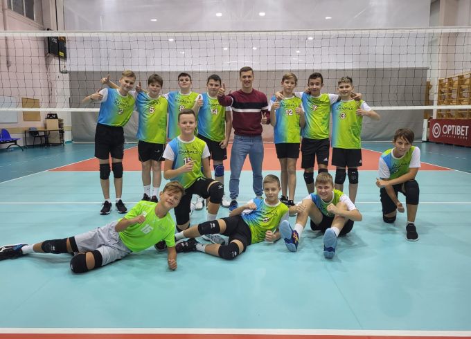 Volejbolisti izcīna ceļazīmi uz finālspēlēm