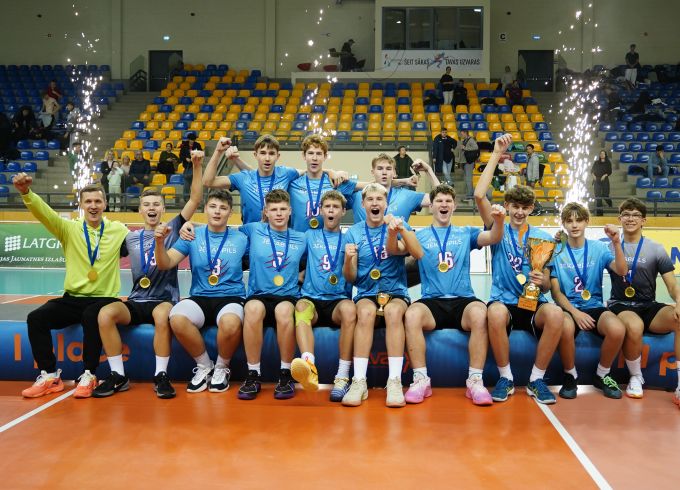Lepojamies ar Jēkabpils Sporta skolas volejbolistiem – EEVZA čempioniem!