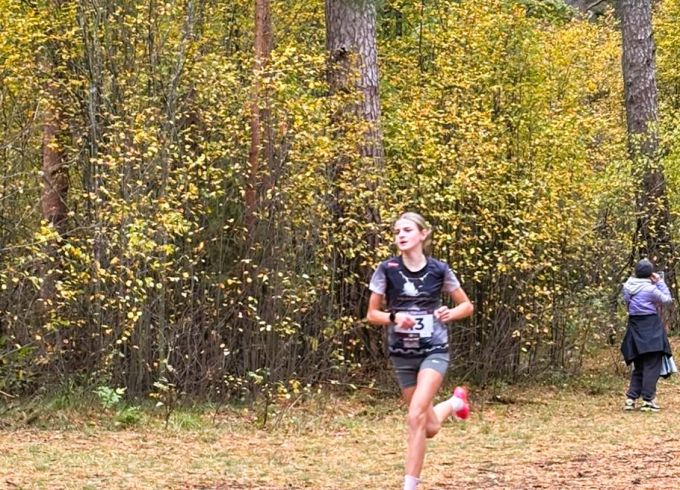 Jēkabpils Sporta skolas vieglatlēti cīnās Latvijas čempionāta krosa trasē