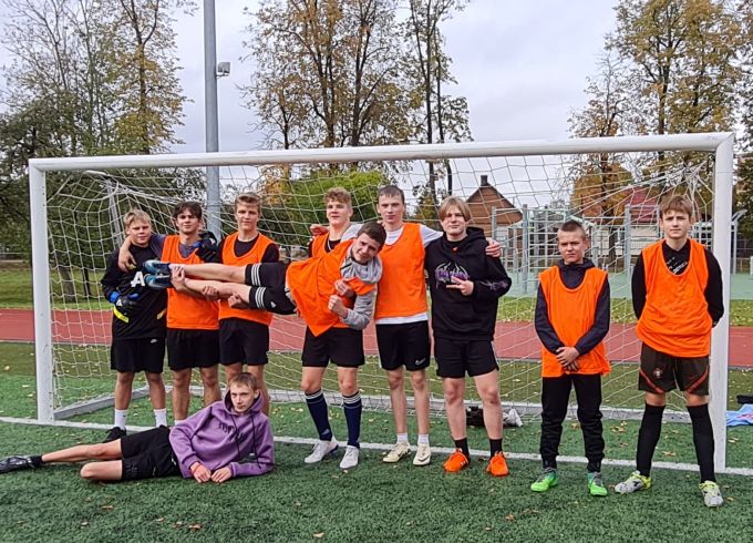 Mazo skolu grupā uzvar Biržu pamatskolas un Zasas vidusskolas futbolisti