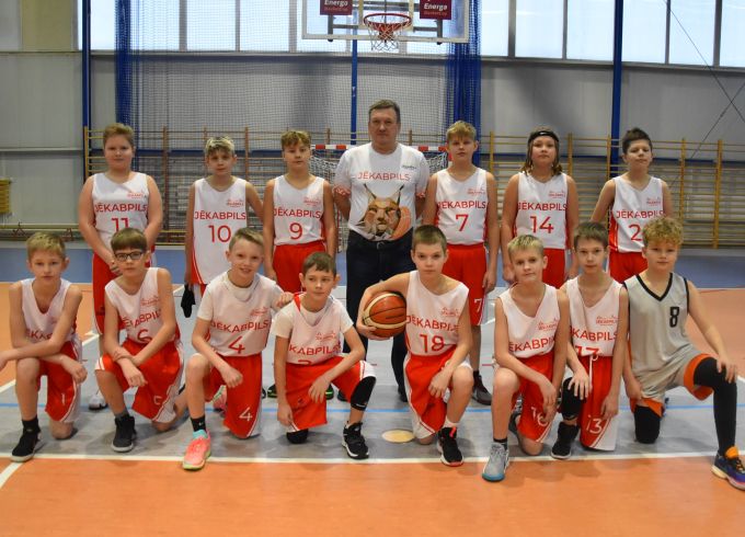 Jaunie basketbolisti gūst starptautisku sacensību pieredzi