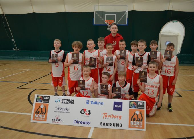 Basketbolā starptautisku sacensību pieredzi gūst jaunie sportisti