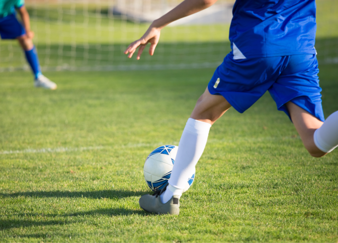 Futbolisti sakauj rīdziniekus