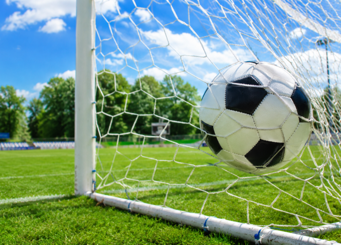 Divas dienas futbolā