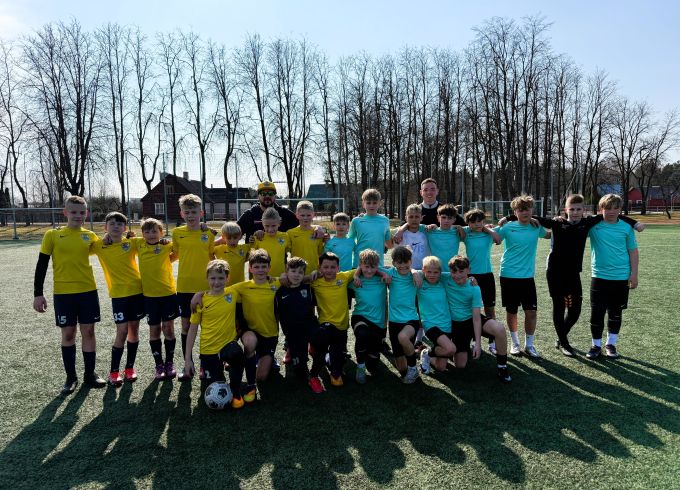 Mājās aizvada futbola dienu