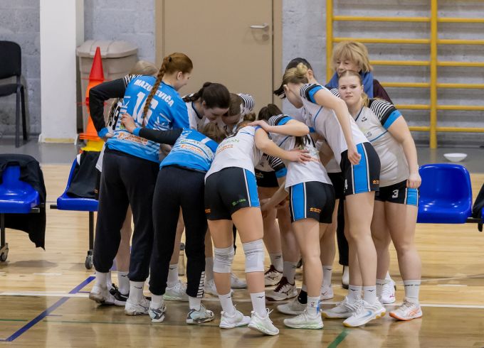 Neveiksmīgs pirmais puslaiks, bet pārliecinošs finišs Jēkabpils SS handbolistēm Salaspilī