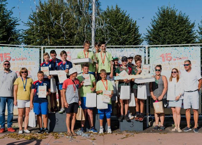 Volejbolisti pārved divas godalgas