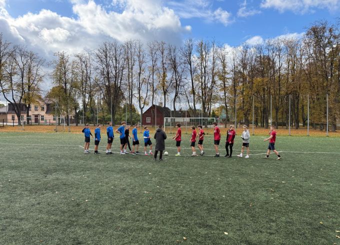 Arī 8.-9.klašu grupā futbolā uzvar Jēkabpils 3.vidusskola