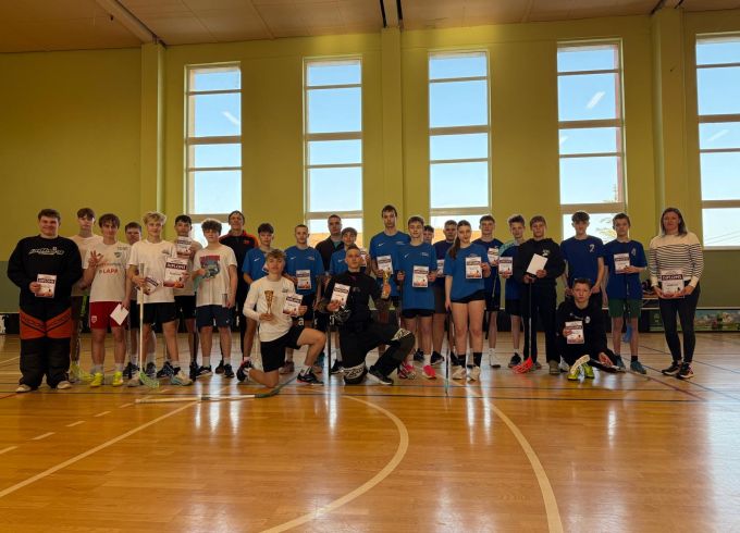 Florbols starp skolām ir noslēdzies