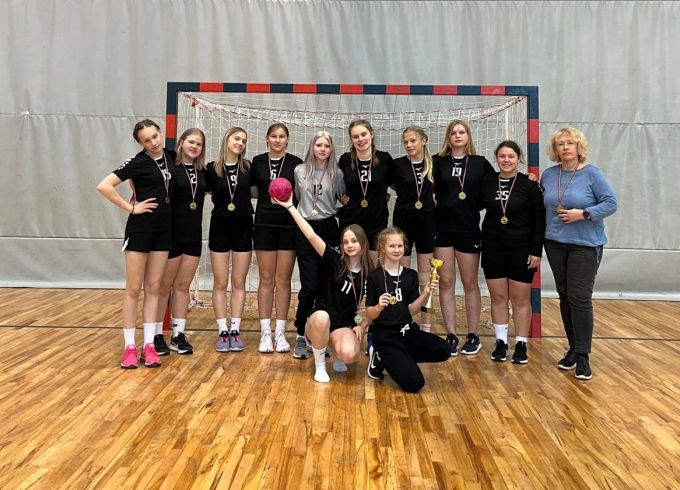 Handbolistes Latvijas Jaunatnes čempionātā pārstāv visu goda pjedestālu