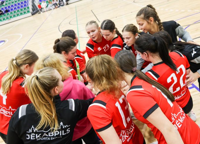Sieviešu virslīgā handbolā Jēkabpils SS pieveic līderkomandu