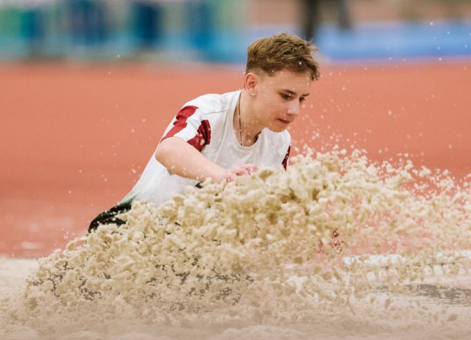  Vieglatlēti sastāda konkurenci Sportland jaunatnes kausā