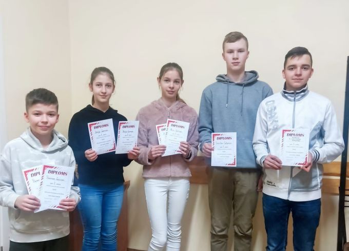 Skolu sporta sacensības šahā