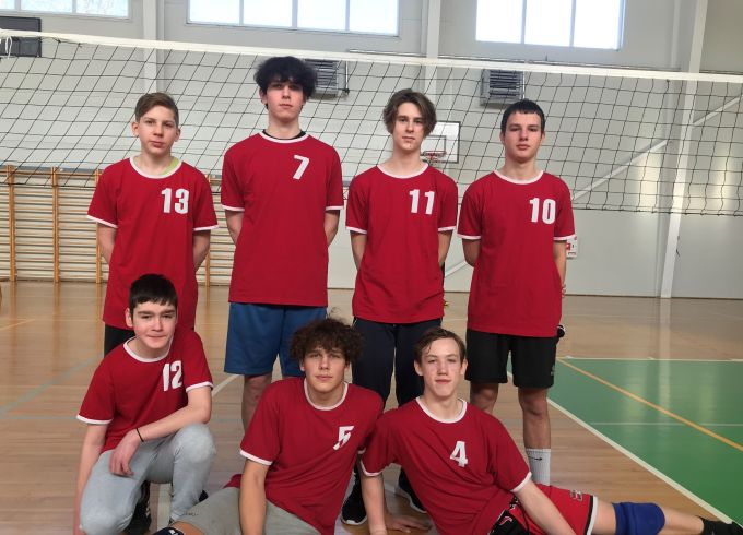 Ābeļu pamatskola uzvar abās grupās