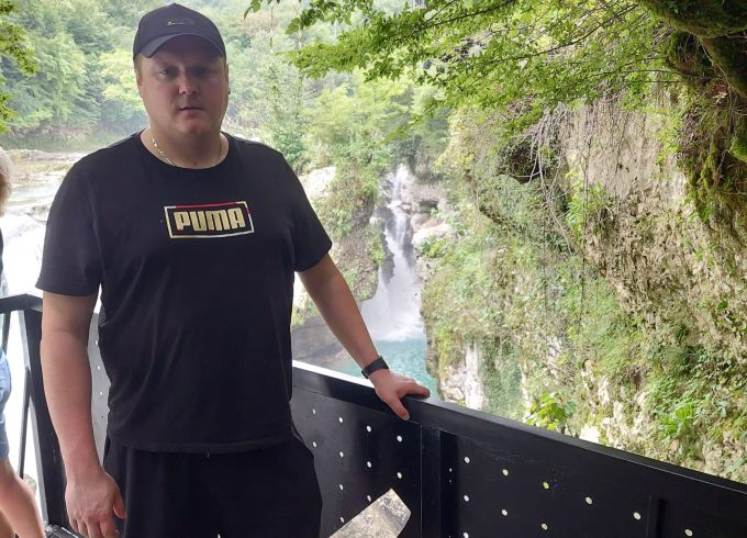 Šodien mūsu seriālam ir 12.sērija, un tajā viesojas volejbola treneris MĀRCIS OBRUMANS